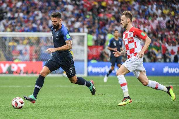 即篮球场上 即篮球场上