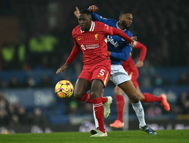 外中场有神 外中场有神